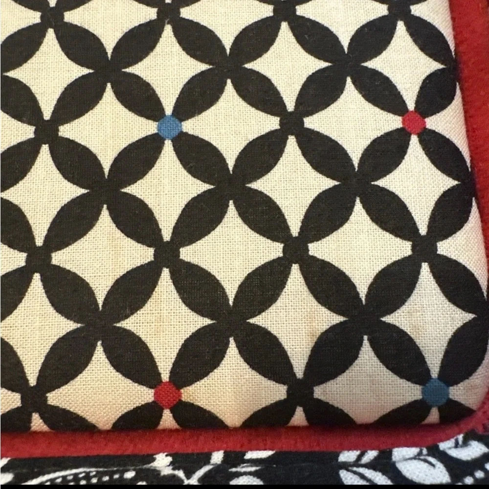 Vera Bradley Black Floral Crossbody Hard Shell Tablet Laptop Case W/Divider